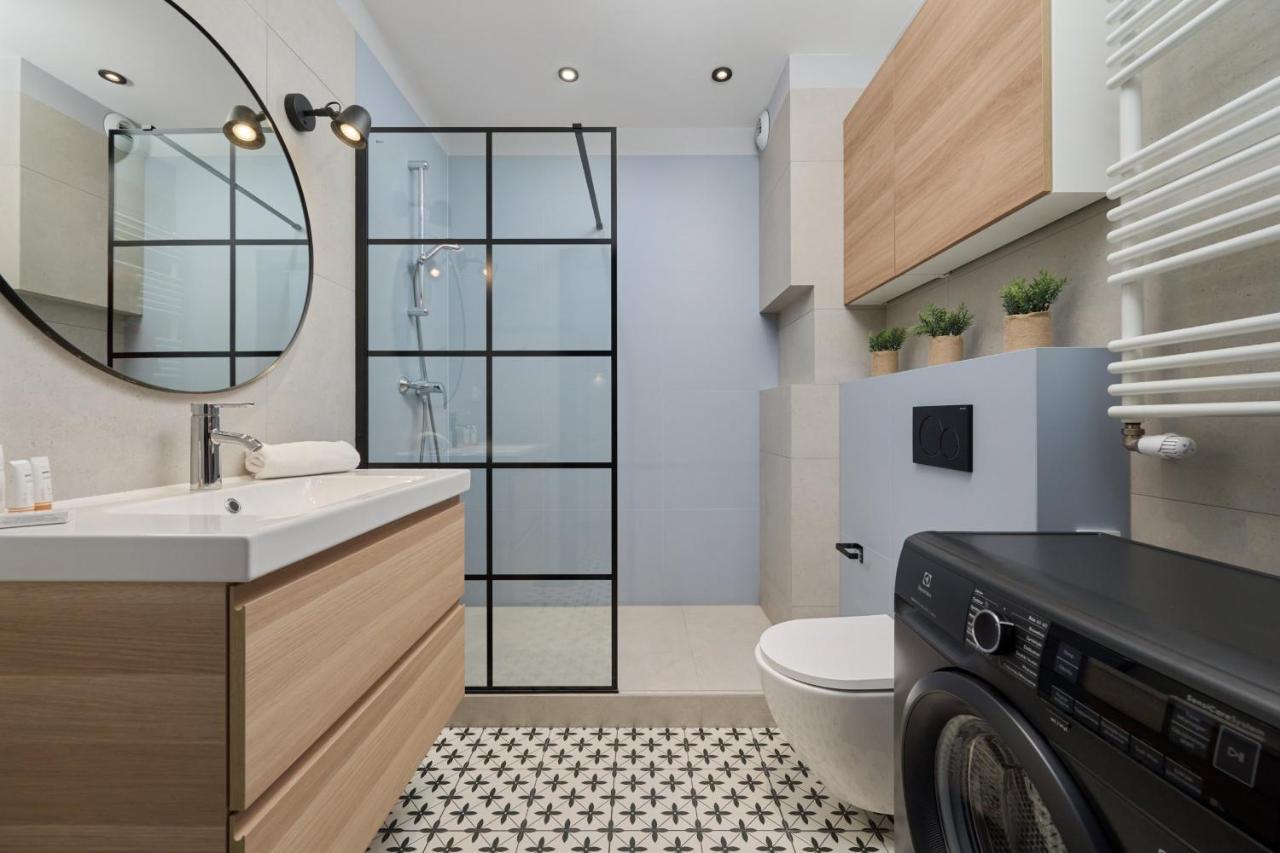 Cozy Nadodrze For 3 Guests With Balcony By Renters Apartment